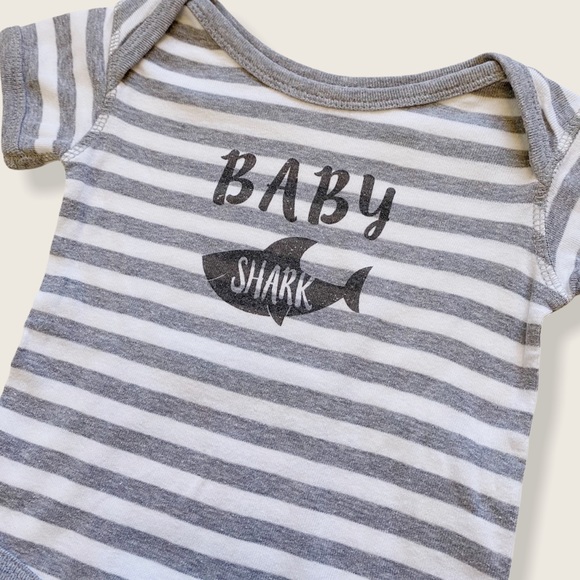 Baby Shark 12M Gray & White Striped Organic Cotton Onesie - Picture 3 of 5